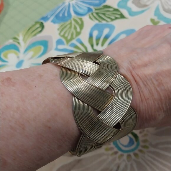 3365 Stone Bead Necklace plus two Cuff Bracelets, Estate Finds. - Picture 8 of 12